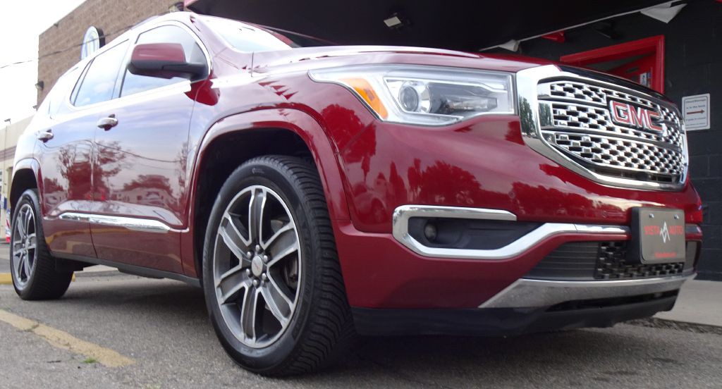 2017 GMC Acadia Image 2