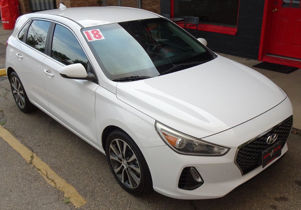 2018 Hyundai Elantra Image 3