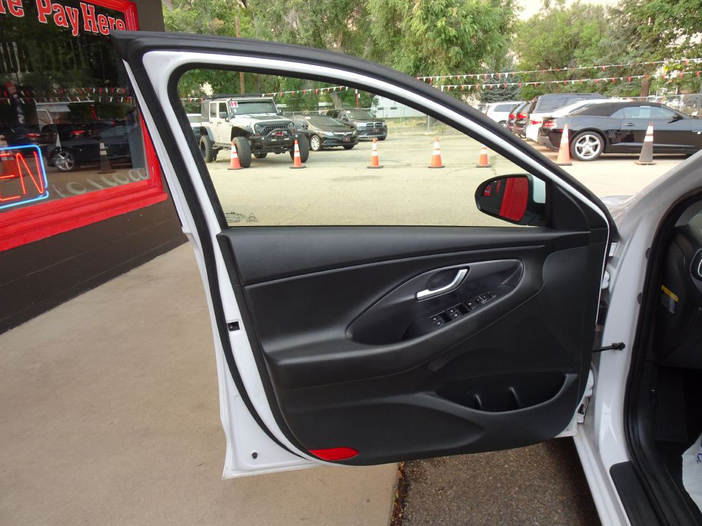 2018 Hyundai Elantra Image 18