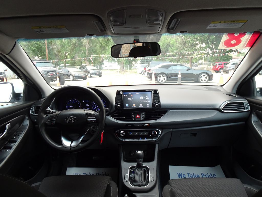 2018 Hyundai Elantra Image 34