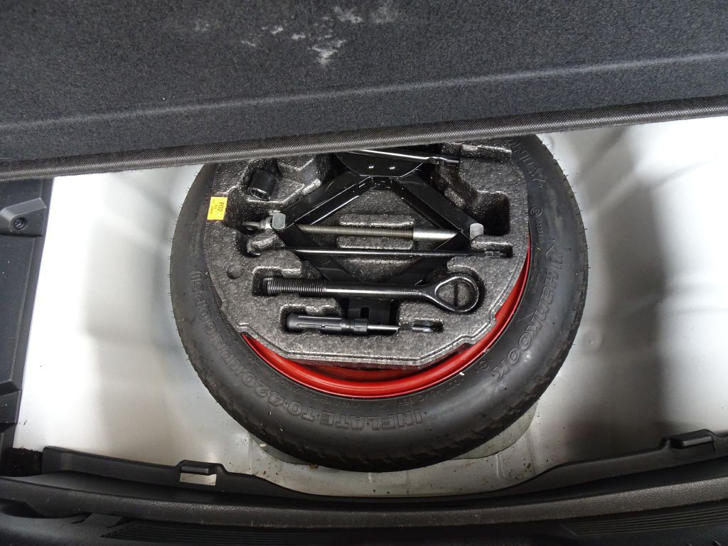 2018 Hyundai Elantra Image 36
