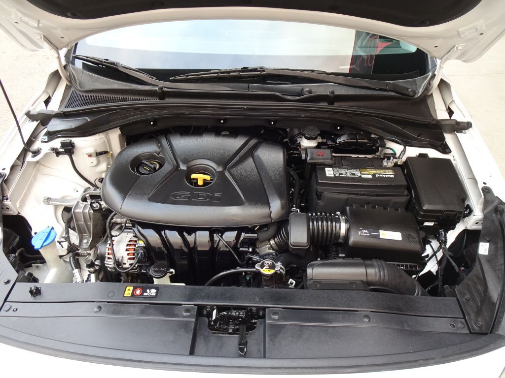 2018 Hyundai Elantra Image 43