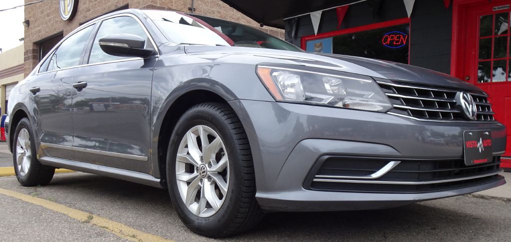 2016 Volkswagen Passat Image 2