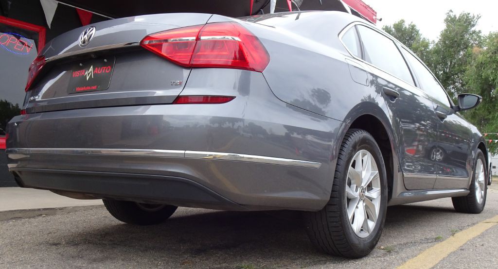 2016 Volkswagen Passat Image 9