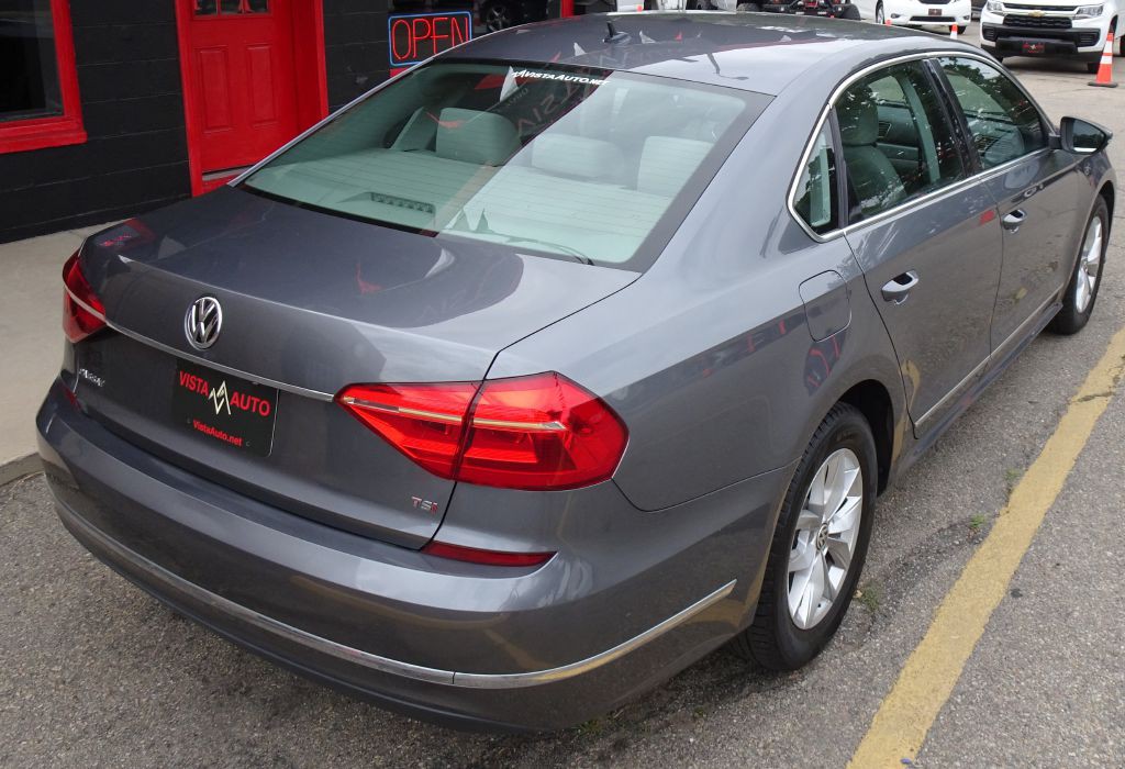 2016 Volkswagen Passat Image 10
