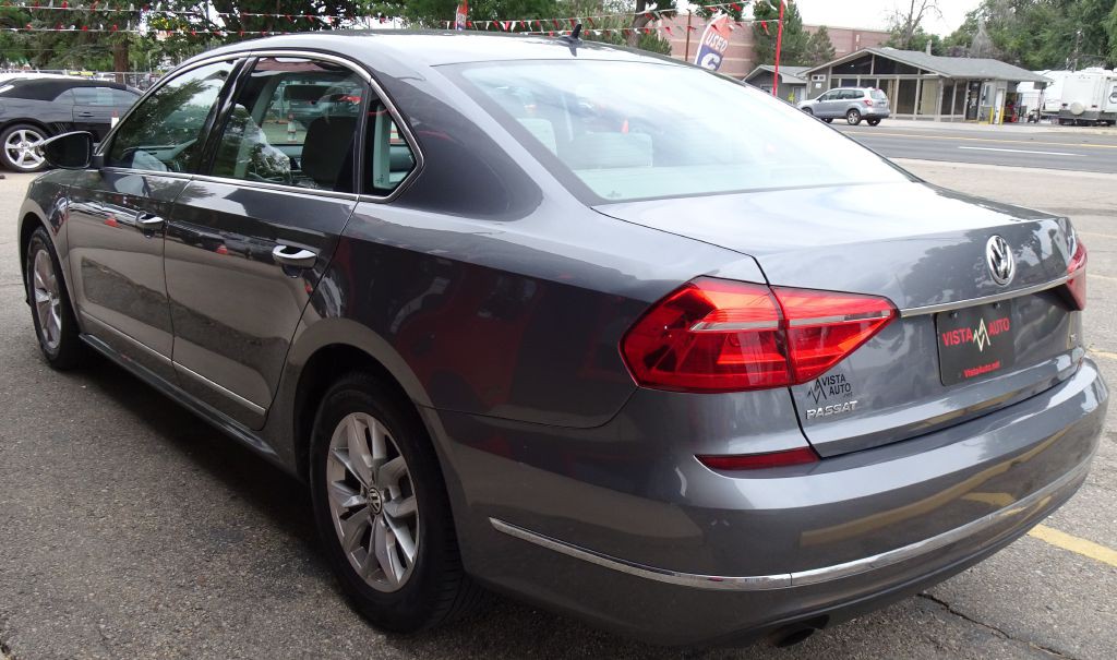 2016 Volkswagen Passat Image 12