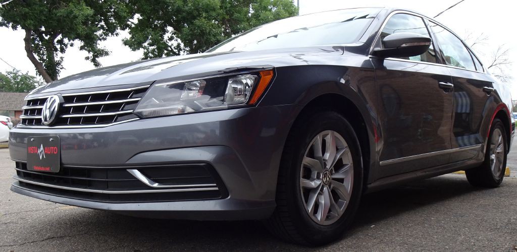 2016 Volkswagen Passat Image 16