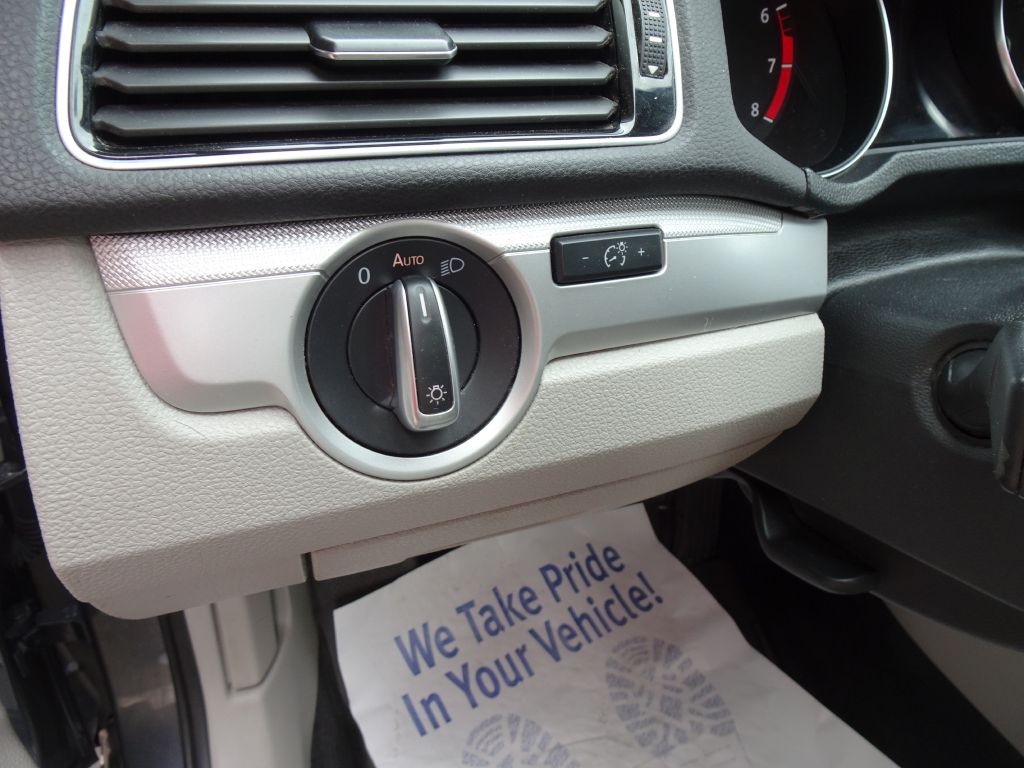 2016 Volkswagen Passat Image 22