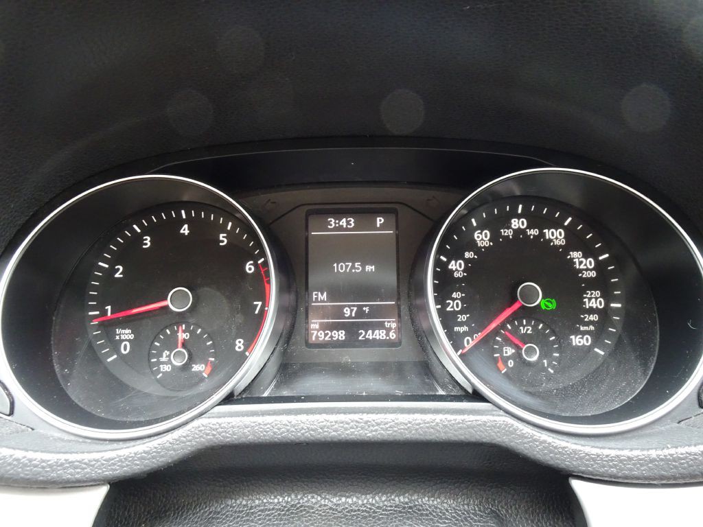 2016 Volkswagen Passat Image 25