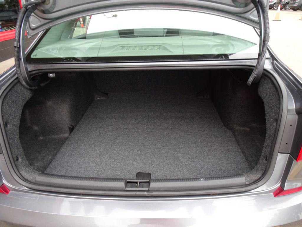 2016 Volkswagen Passat Image 35