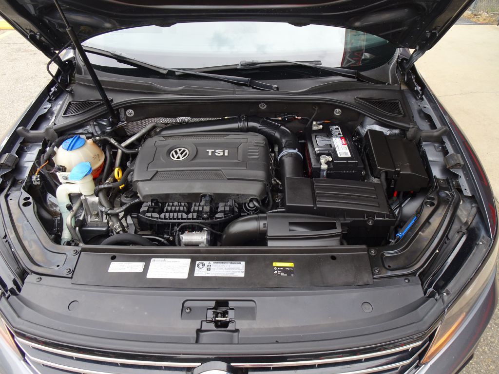 2016 Volkswagen Passat Image 43