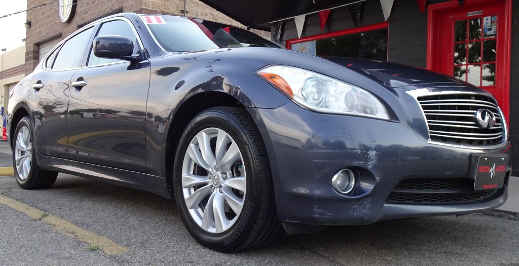 2011 INFINITI M37 Image 2