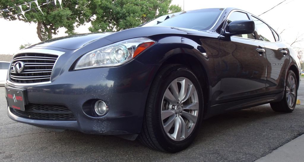 2011 INFINITI M37 Image 16