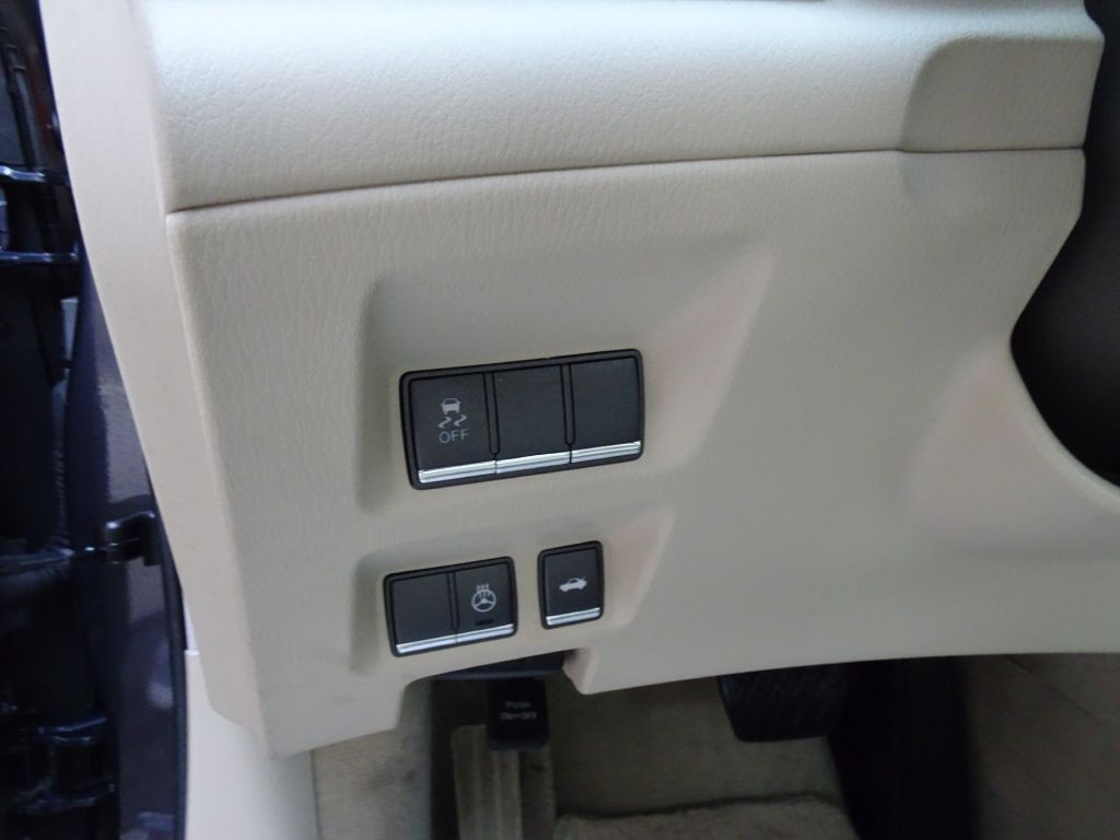2011 INFINITI M37 Image 22