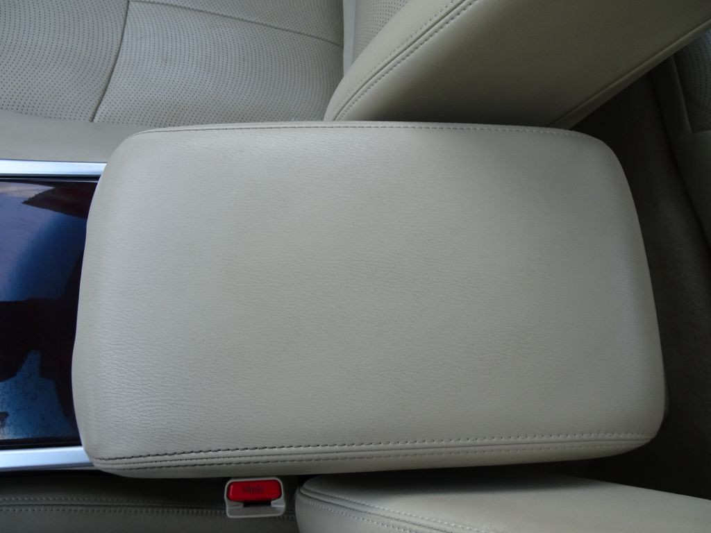 2011 INFINITI M37 Image 27