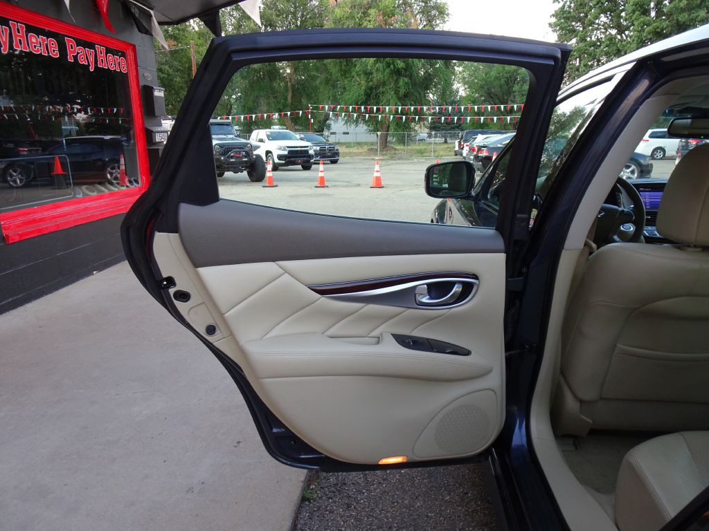 2011 INFINITI M37 Image 29