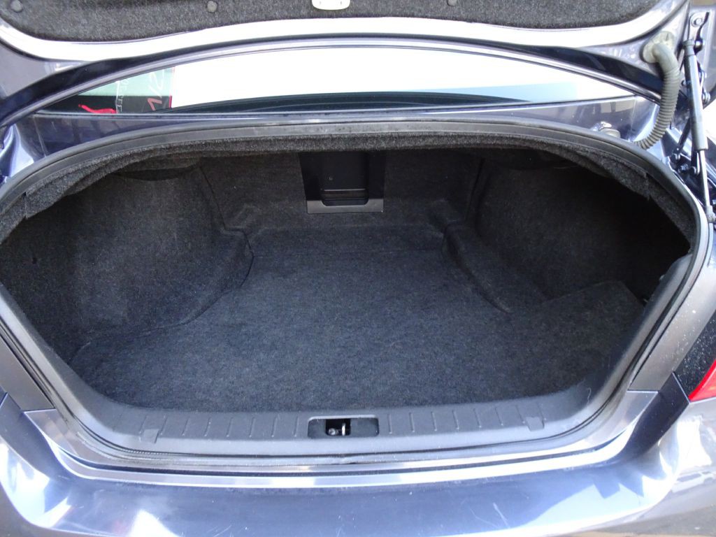 2011 INFINITI M37 Image 34