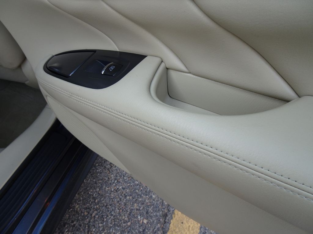 2011 INFINITI M37 Image 37