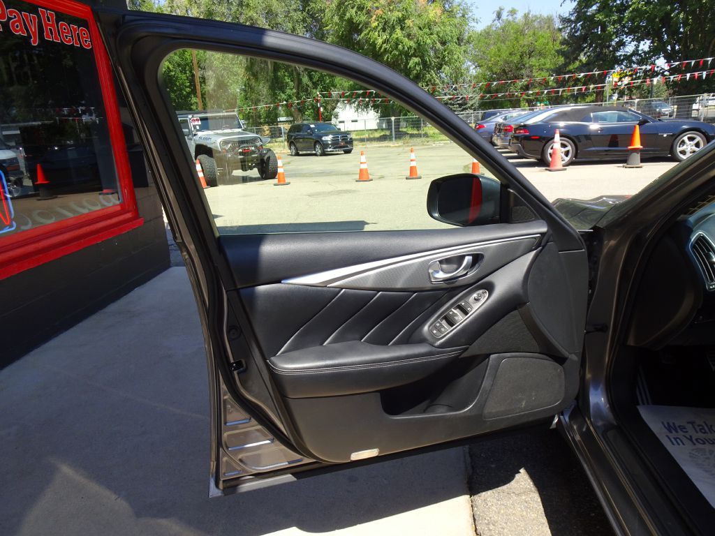 2015 INFINITI Q50 Image 18