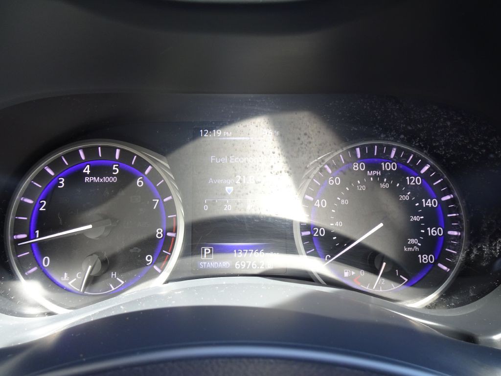 2015 INFINITI Q50 Image 25