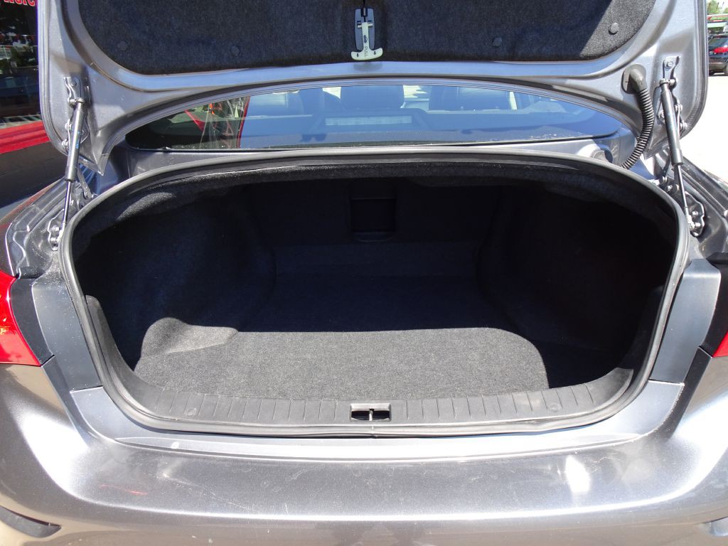 2015 INFINITI Q50 Image 36