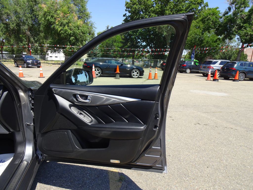 2015 INFINITI Q50 Image 40