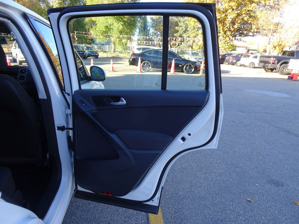 2013 Volkswagen Tiguan Image 32