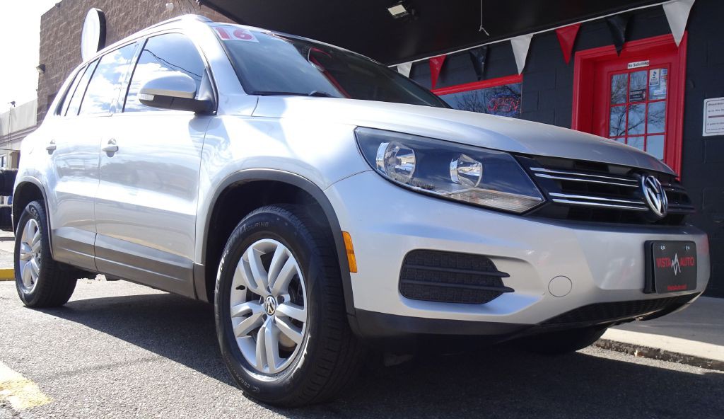 2016 Volkswagen Tiguan Image 2