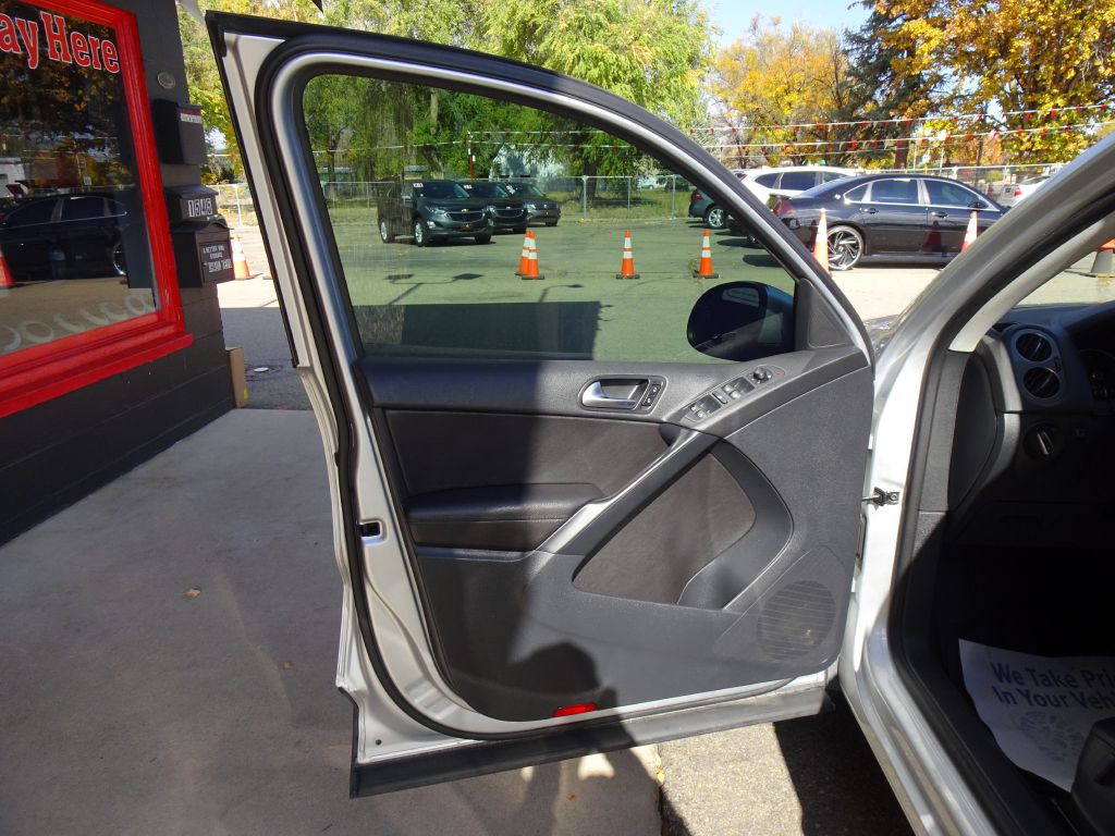 2016 Volkswagen Tiguan Image 18