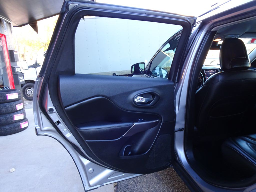 2019 Jeep Cherokee Image 27