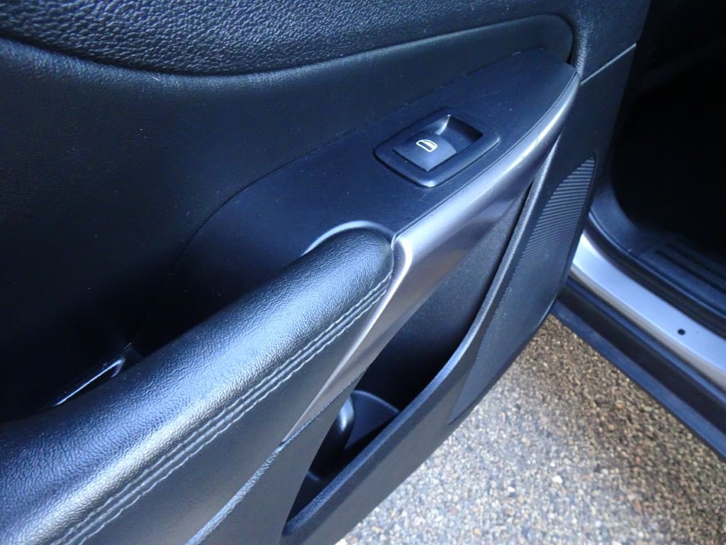 2019 Jeep Cherokee Image 28