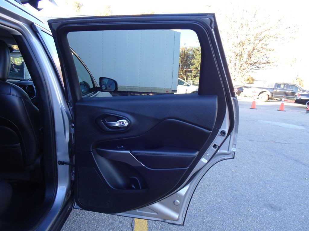 2019 Jeep Cherokee Image 35