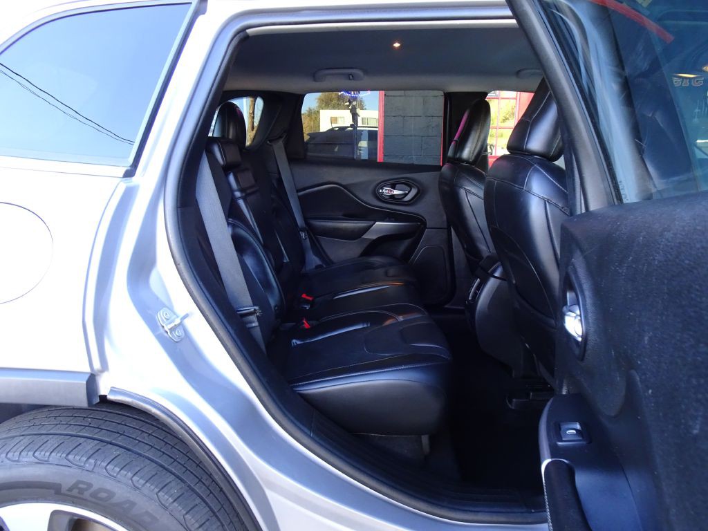 2019 Jeep Cherokee Image 37