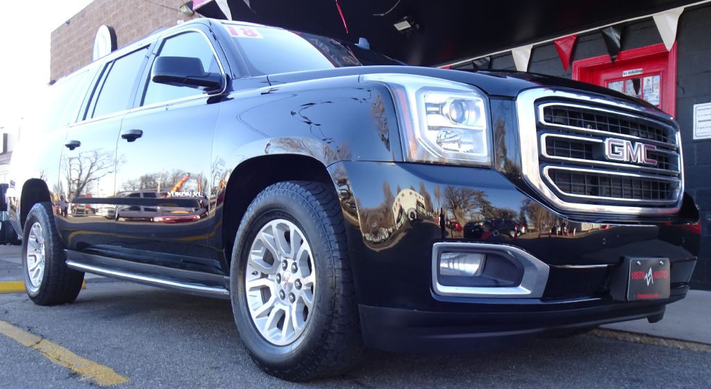 2018 GMC Yukon Image 2