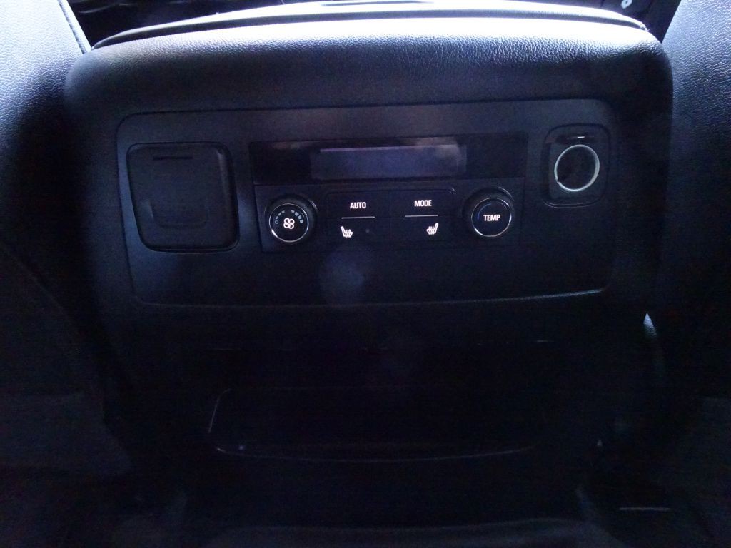 2018 GMC Yukon Image 33