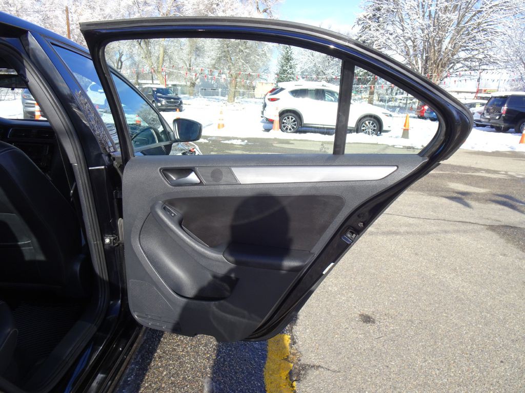 2016 Volkswagen Jetta Image 32