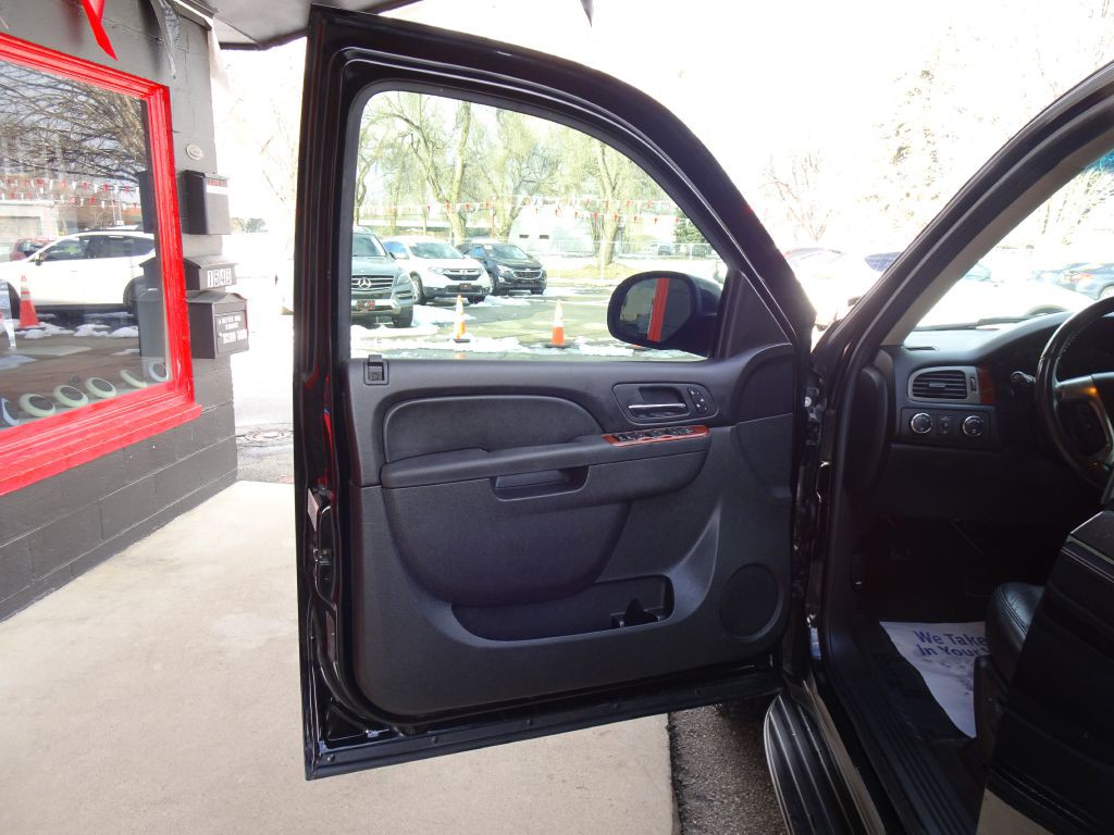 2011 Chevrolet Tahoe Image 18
