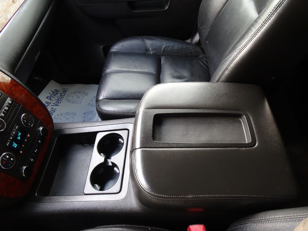 2011 Chevrolet Tahoe Image 25