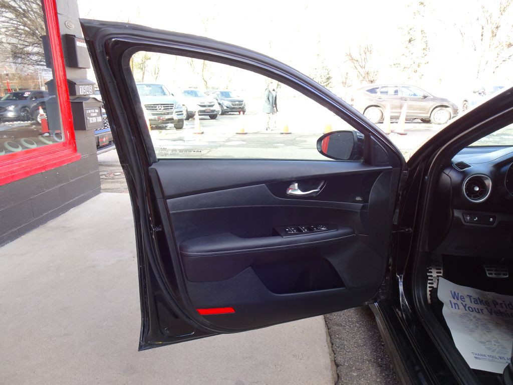 2023 Kia Forte Image 18