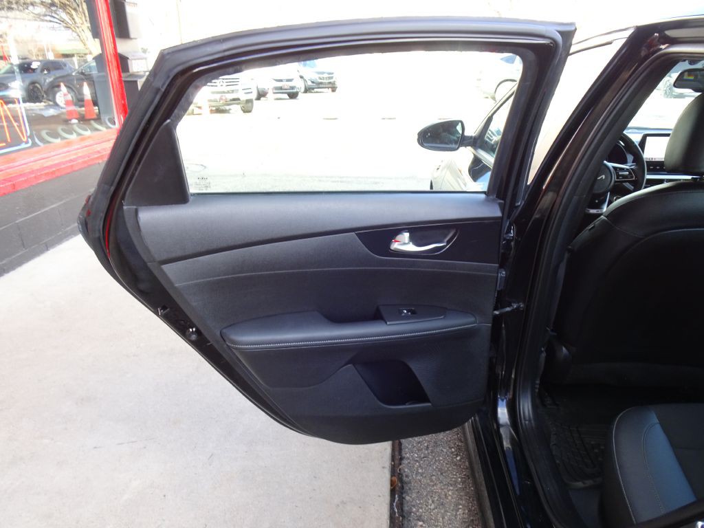 2023 Kia Forte Image 28