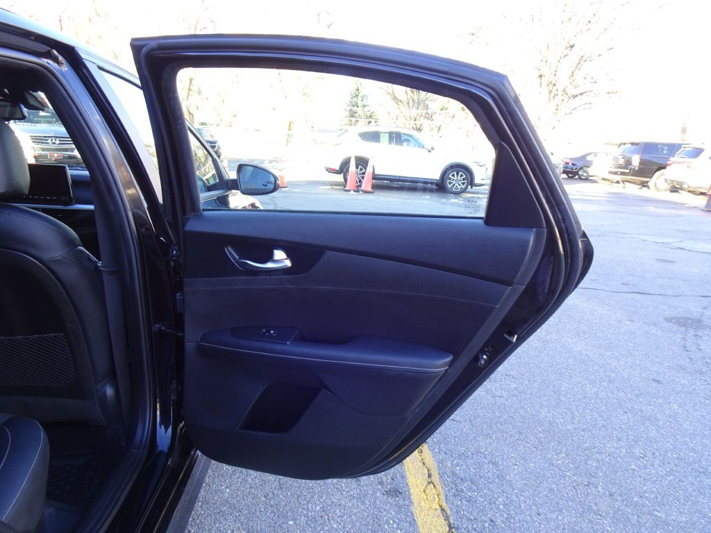 2023 Kia Forte Image 34