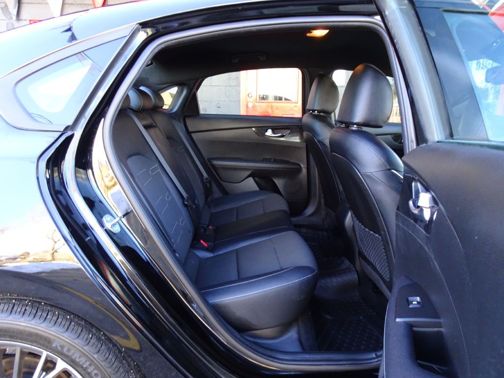 2023 Kia Forte Image 36