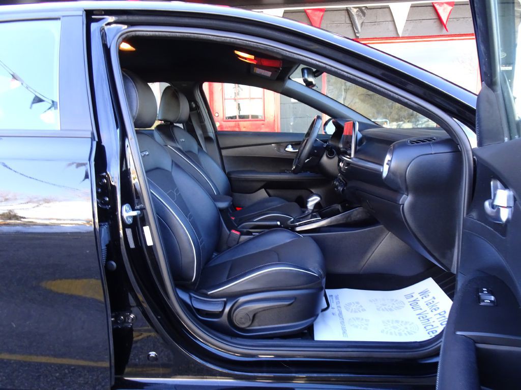 2023 Kia Forte Image 39