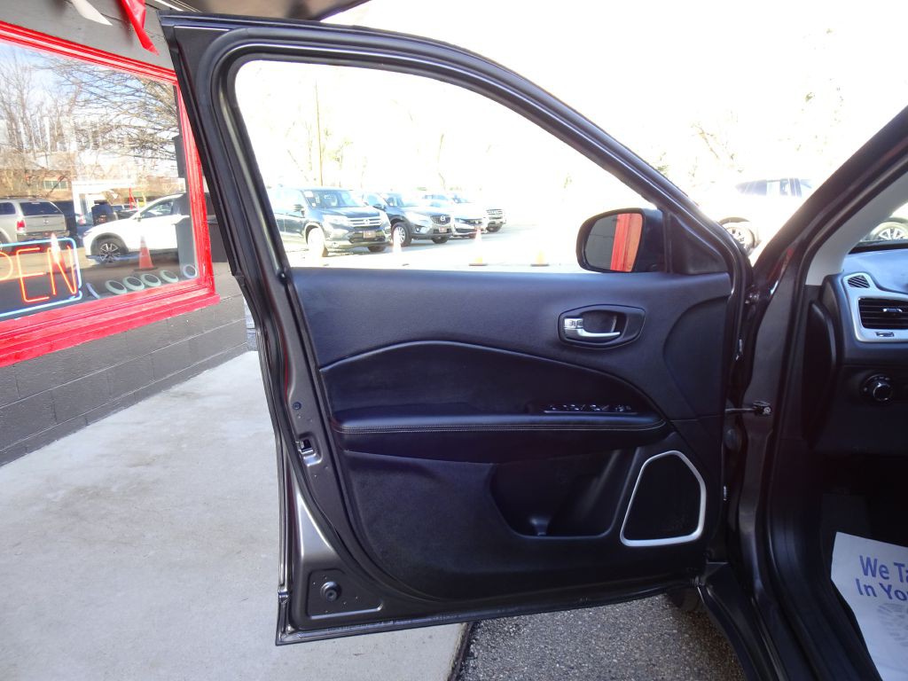 2019 Jeep Compass Image 18