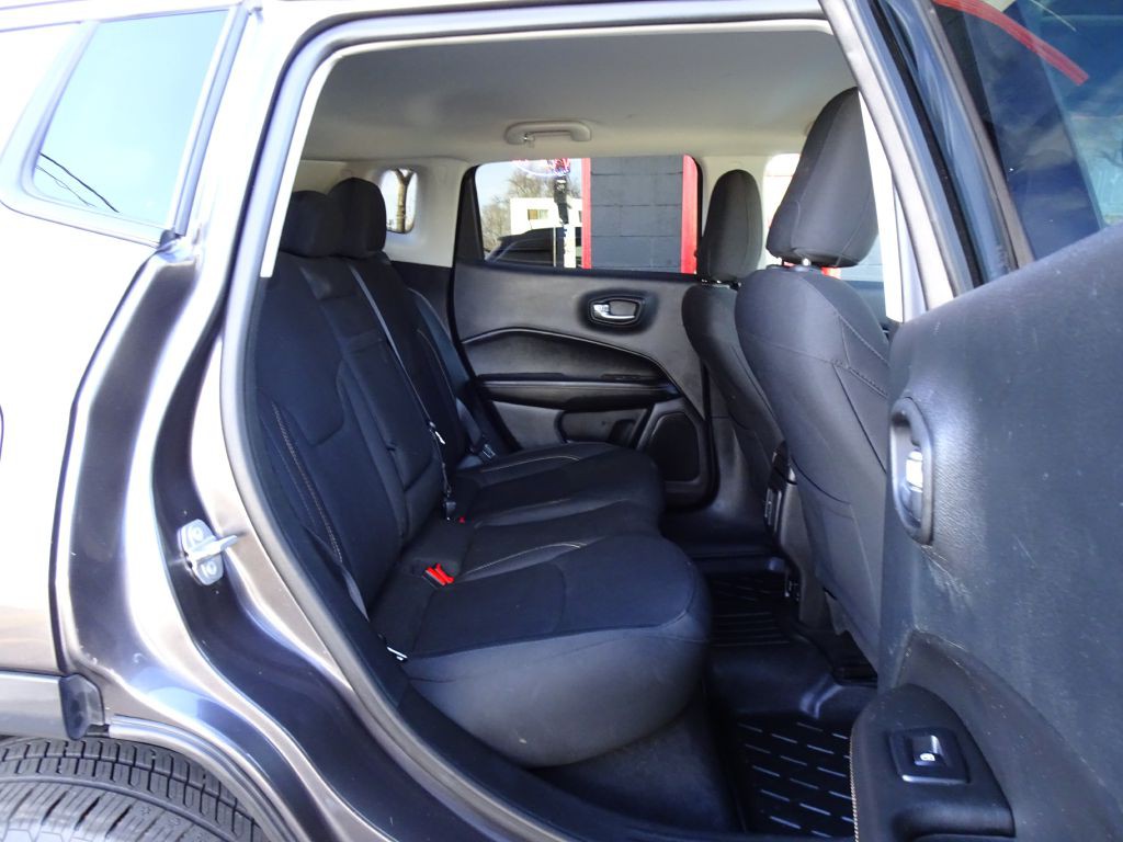 2019 Jeep Compass Image 36