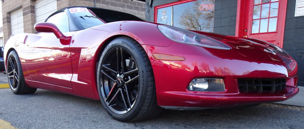 2005 Chevrolet Corvette Image 2