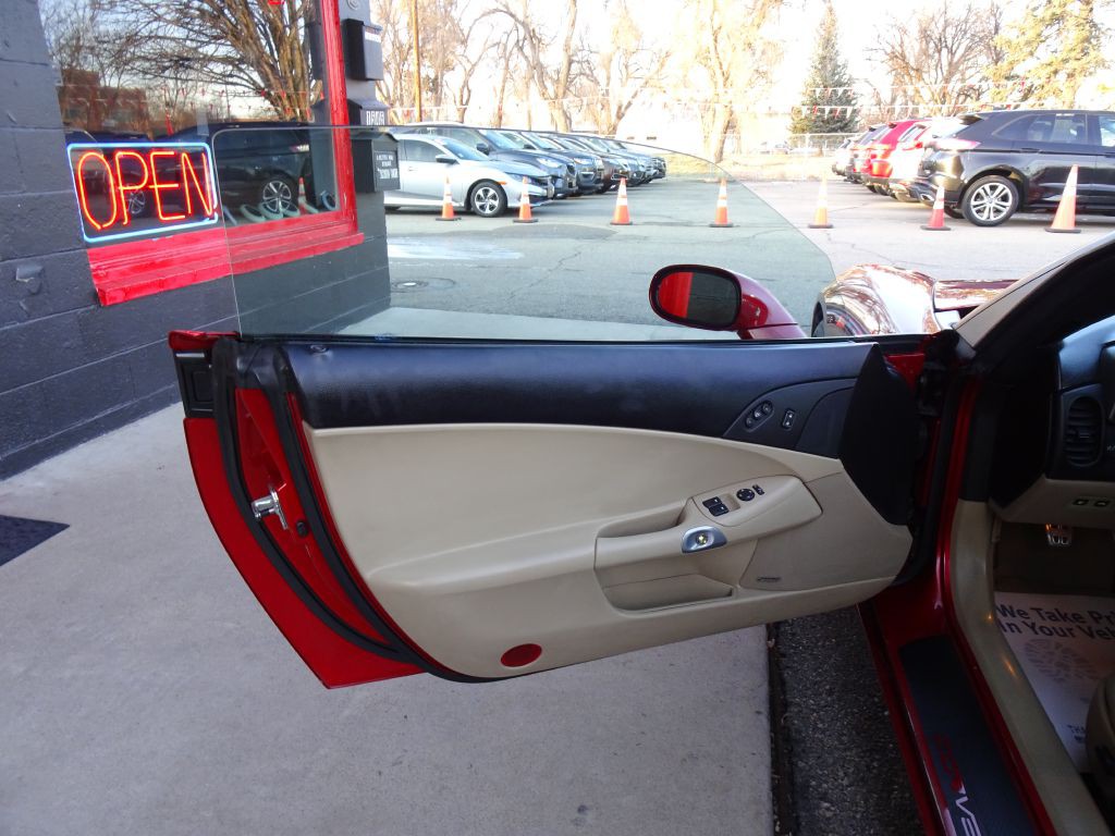 2005 Chevrolet Corvette Image 25