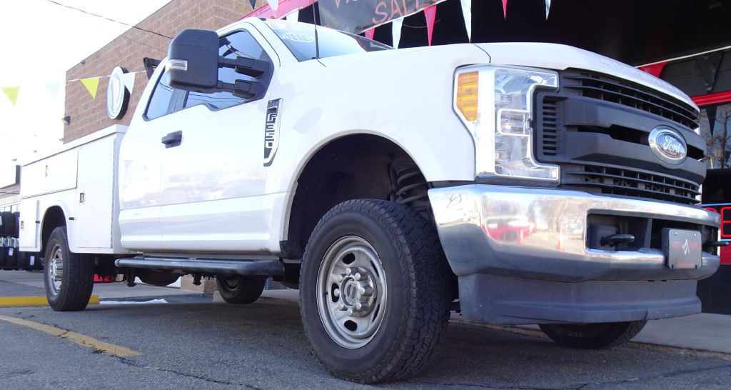 2017 Ford F-350 Image 2