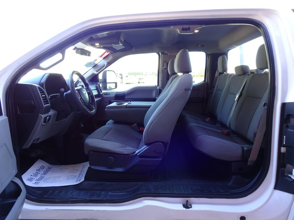 2017 Ford F-350 Image 21