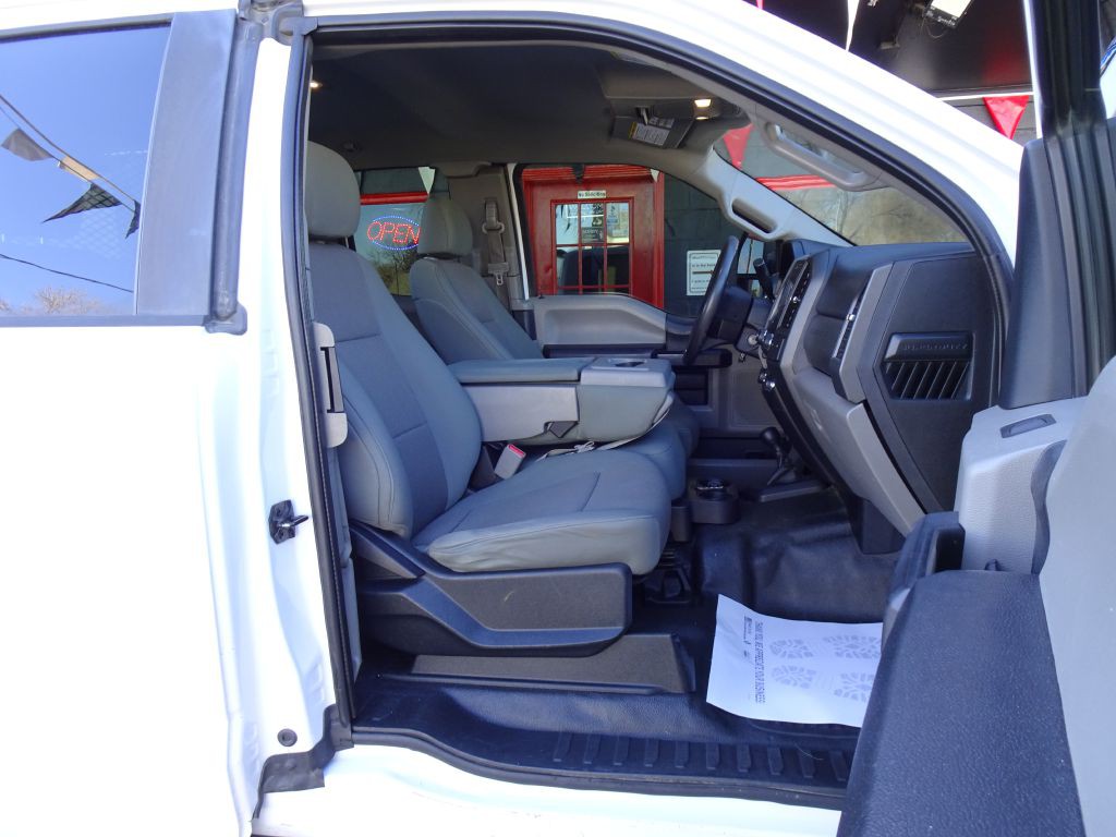 2017 Ford F-350 Image 40